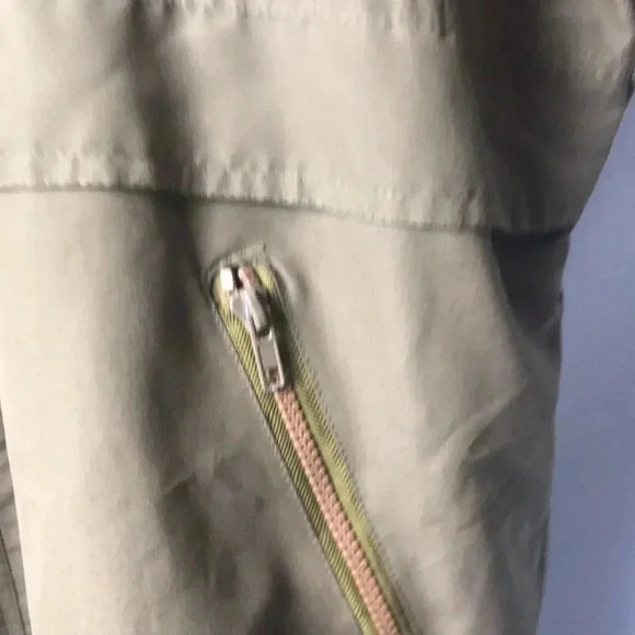 DISNEY AUTHENTIC DISNEY  POLY-NYLON. MENS JACKET SIZE XLARGE WITH DWARFS - Picture 7 of 15